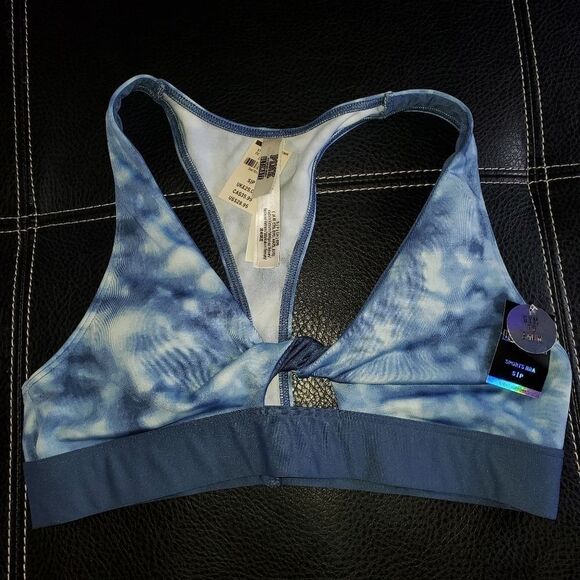 PINK Victoria's Secret Other - Victoria's secret PINK twist front sports bra